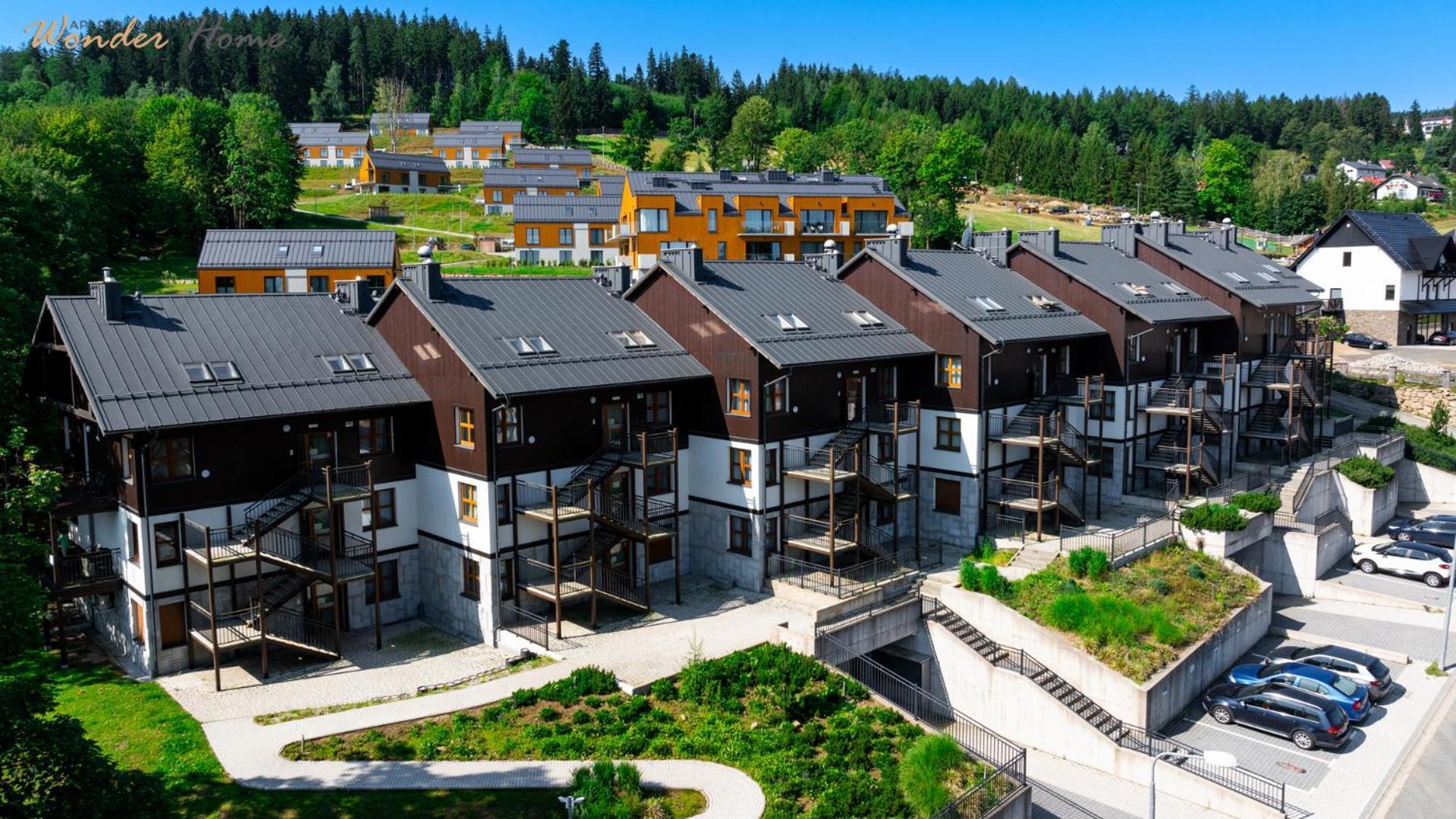 Wonder Home - Apartamenty Residence Karpacz Blisko Stoku Narciarskiego, Z Balkonami I Parkingiem Bagian luar foto